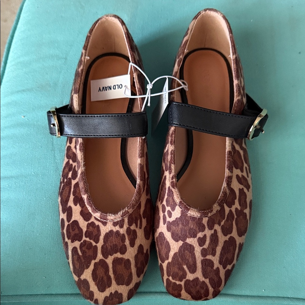 Old Navy Leopard Print Flats with Black Strap